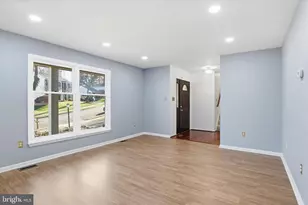 7594 Woodstown Dr, Springfield, VA 22153 - Photo 8