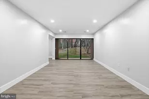 9713 Kings Crown Ct, Fairfax, VA 22031 - Photo 4