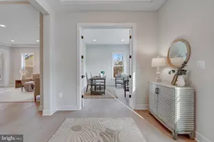 903 Hillcrest Dr SW, Vienna, VA 22180 - Photo 10