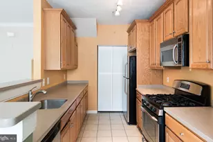 13056 Marcey Creek Rd, Herndon, VA 20171 - Photo 8