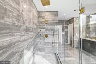 719 Meadow Ln SW, Vienna, VA 22180 - Photo 76