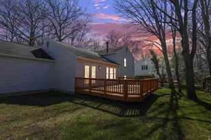 5112 Bradfield Dr, Annandale, VA 22003 - Photo 2