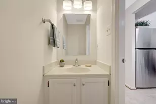 11200 Silentwood Ln, Reston, VA 20191 - Photo 24