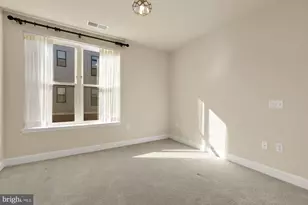 9555 Saintsbury Dr, Fairfax, VA 22031 - Photo 26