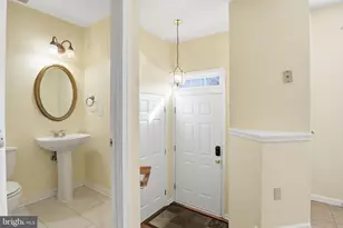 6203 Abbottsbury Row, Alexandria, VA 22315 - Photo 8