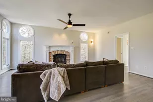 710 Parrish Farm Ln, Great Falls, VA 22066 - Photo 14