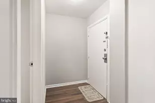 9728 Kingsbridge Dr, Fairfax, VA 22031 - Photo 8