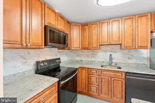 7852 Oreana Dr, Annandale, VA 22003 - Photo 8