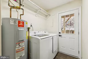 13723 Autumn Vale Ct, Chantilly, VA 20151 - Photo 12