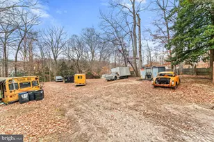 8906 Hooes Rd, Lorton, VA 22079 - Photo 16