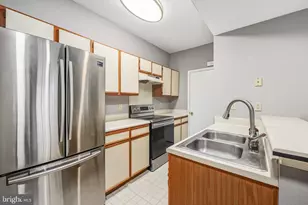 3916 Penderview Dr, Fairfax, VA 22033 - Photo 6