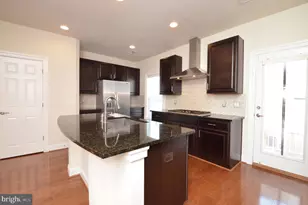 3053 Waterloo Ln, Fairfax, VA 22031 - Photo 12