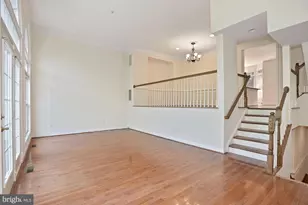 1614 Leeds Castle Dr, Vienna, VA 22182 - Photo 4