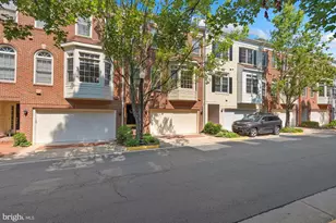 1614 Leeds Castle Dr, Vienna, VA 22182 - Photo 2