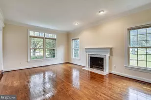 9715 Middleton Ridge Rd, Vienna, VA 22182 - Photo 4