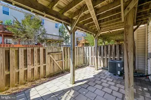 6330 James Harris Way, Centreville, VA 20121 - Photo 26