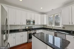 6330 James Harris Way, Centreville, VA 20121 - Photo 4