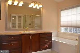 9443 Van Arsdale Dr, Vienna, VA 22181 - Photo 18