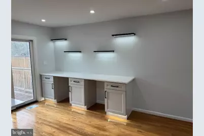 5623 Glenwood Mews Drive, Alexandria, VA 22315 - Photo 6