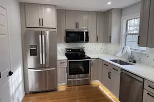 5623 Glenwood Mews Dr, Alexandria, VA 22315 - Photo 4