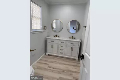 5623 Glenwood Mews Drive, Alexandria, VA 22315 - Photo 12