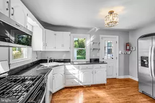 8230 Gregory Dr, Alexandria, VA 22309 - Photo 12