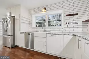 6057 Brook Dr, Falls Church, VA 22044 - Photo 10