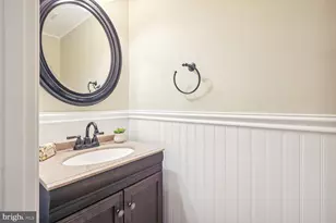 2772 Knollside Ln, Vienna, VA 22180 - Photo 4