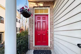 12652 Heron Ridge Dr, Fairfax, VA 22030 - Photo 2