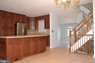 3947 Valley Ridge Dr, Fairfax, VA 22033 - Photo 8