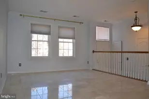 3947 Valley Ridge Dr, Fairfax, VA 22033 - Photo 4