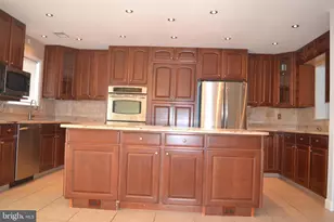 3947 Valley Ridge Dr, Fairfax, VA 22033 - Photo 6