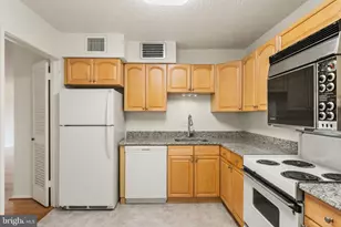 1800 Old Meadow Rd, McLean, VA 22102 - Photo 26