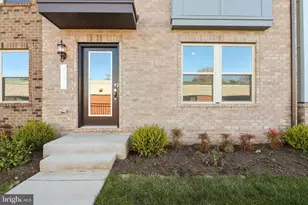 2176 Glacier Rd, Herndon, VA 20170 - Photo 2