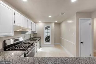 10066 Oakton Terrace Rd, Oakton, VA 22124 - Photo 10