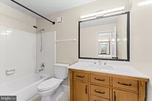 10066 Oakton Terrace Rd, Oakton, VA 22124 - Photo 16