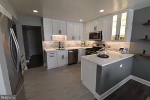 1666 Parkcrest Cir, Reston, VA 20190 - Photo 2