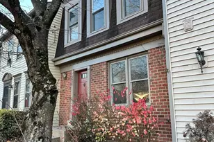 5694 Cabells Ct, Centreville, VA 20120 - Photo 2