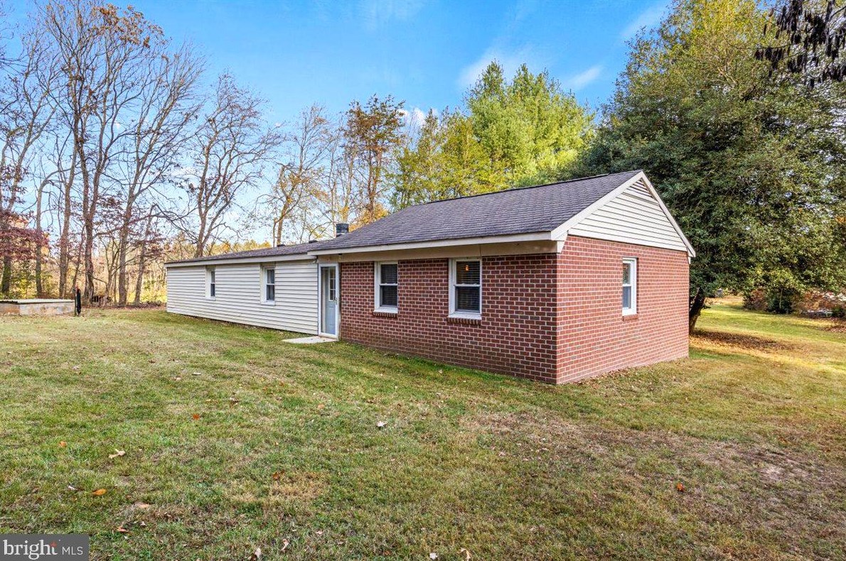 83 Whitepine Dr, Ruckersville VA  22968-3305 exterior