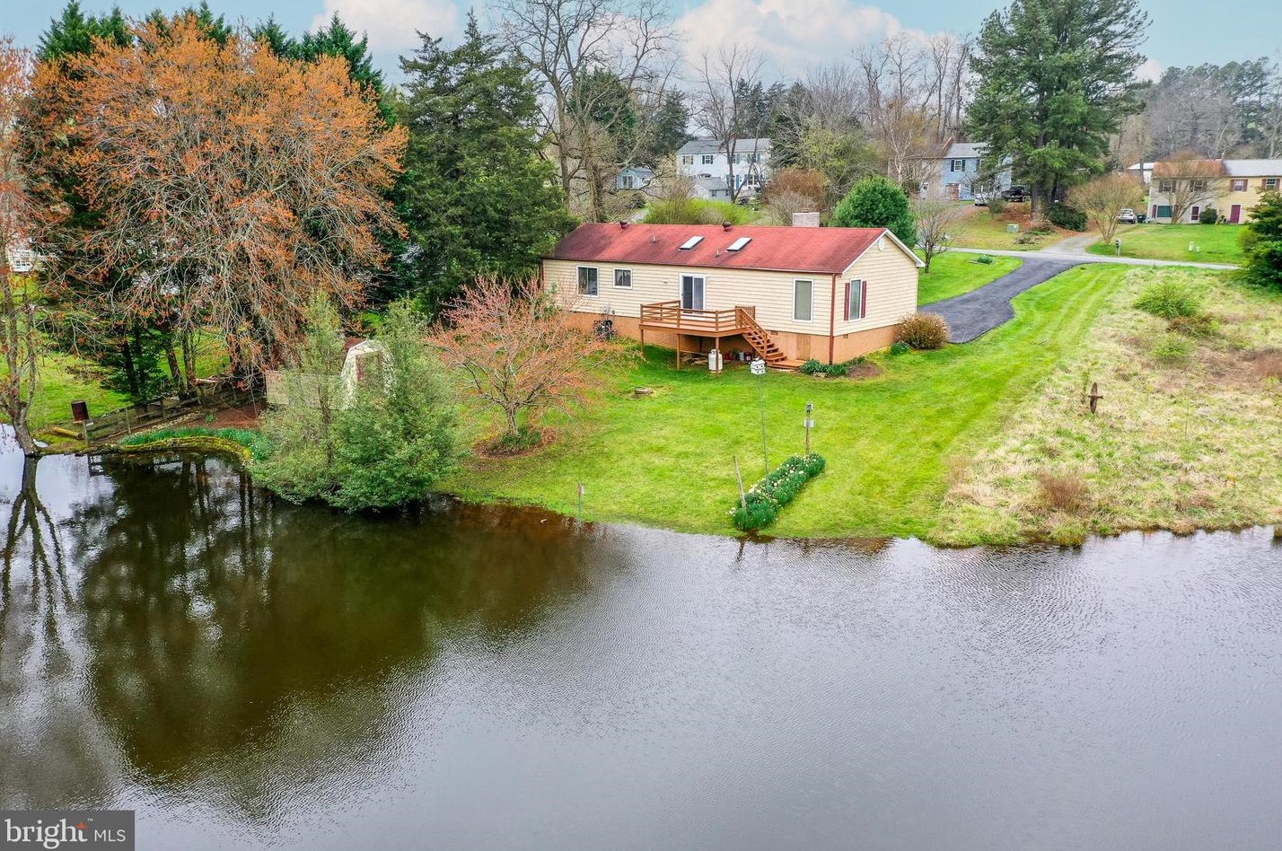 95 Lake View Ct, Ruckersville, VA 22968-3013