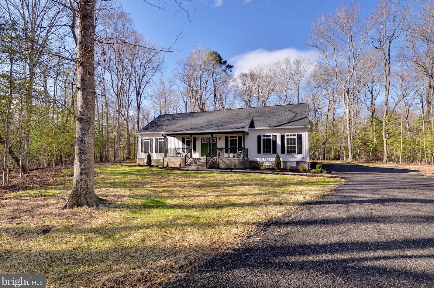6551 Beaverdam Ln, Zanoni, VA 23061