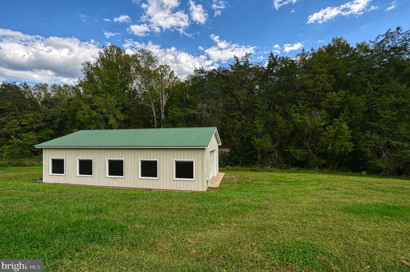 20200 Teman Rd, Beaverdam, VA 23015-1332