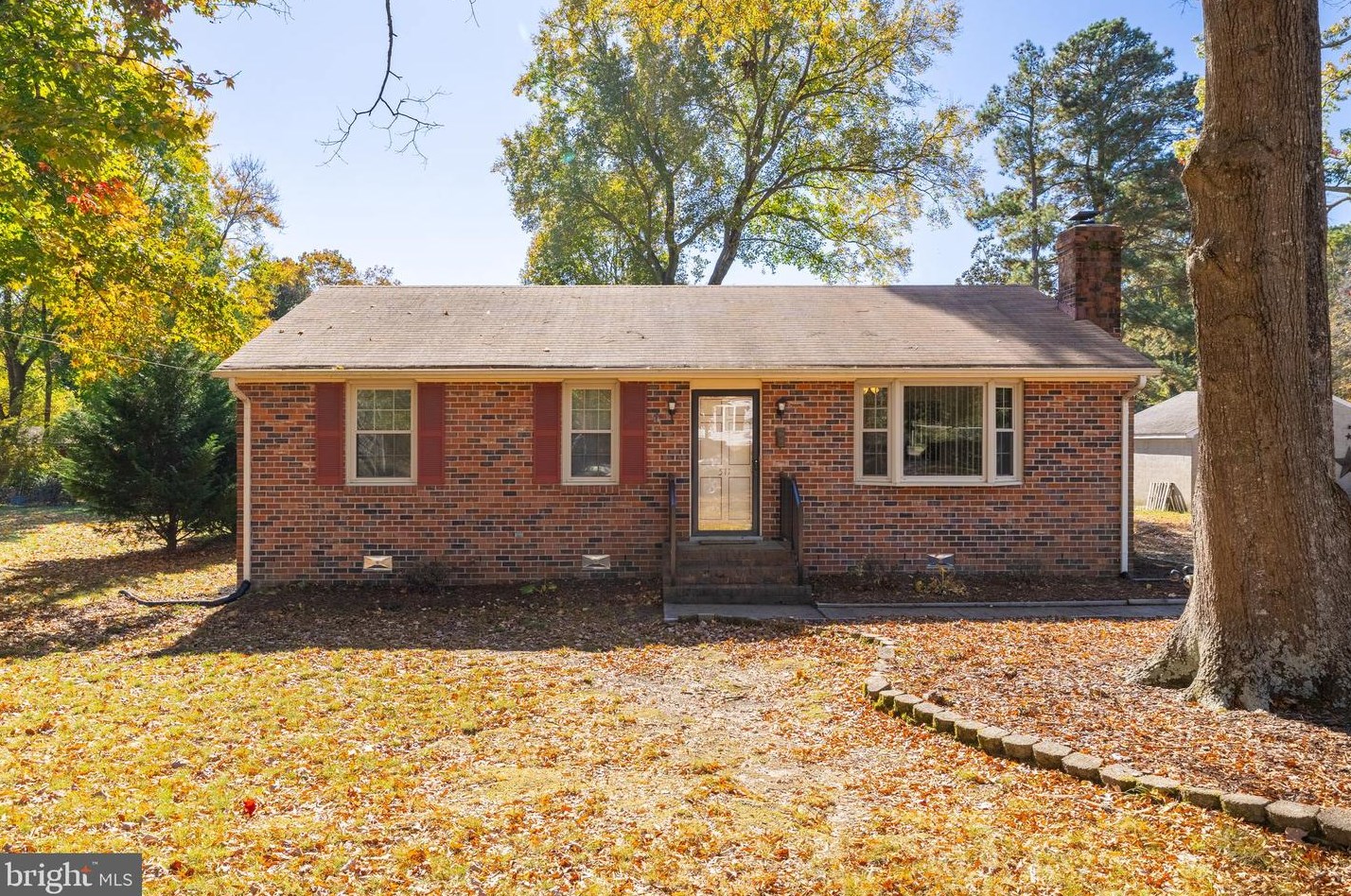 511 Wesley St, Ashland, VA 23005
