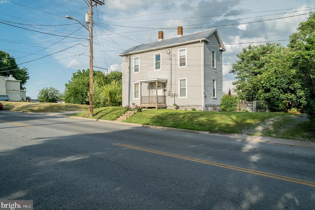 654 N Liberty St, Harrisonburg, VA 22802