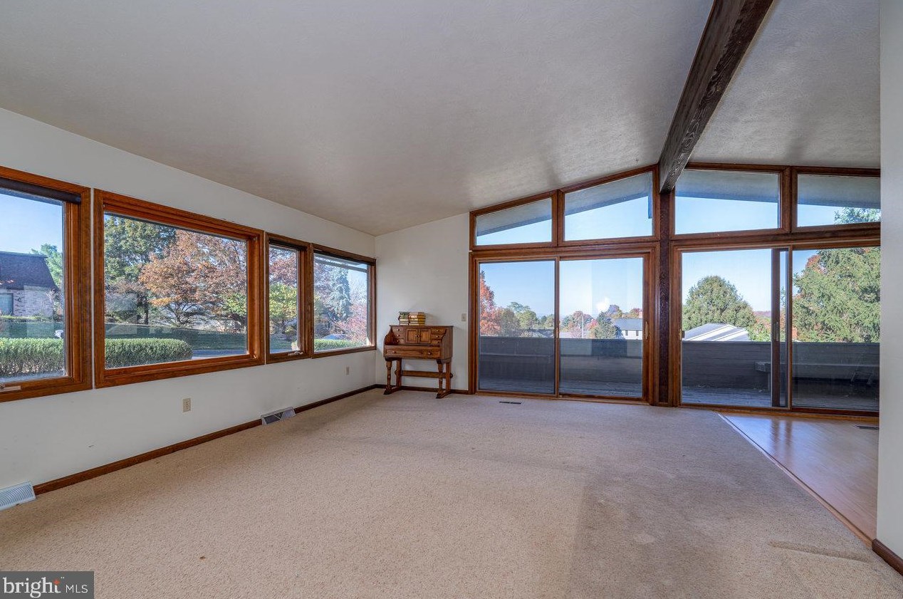 1602 Hillcrest Dr, Harrisonburg, VA 22802