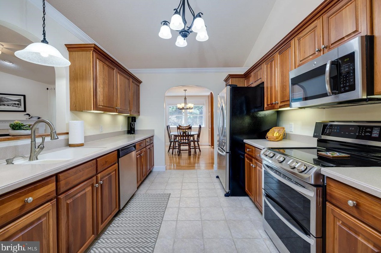 1151 Decca Dr, Harrisonburg, VA 22801
