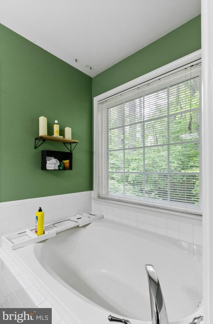 10668 Eisenhower Dr, Owens VA  22485-2163 exterior