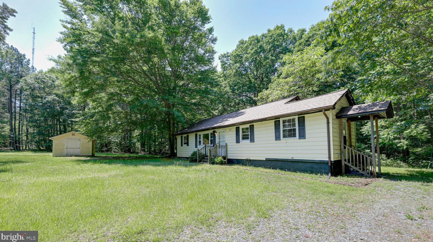 13158 James Madison Pkwy, Owens VA  22485-3212 exterior