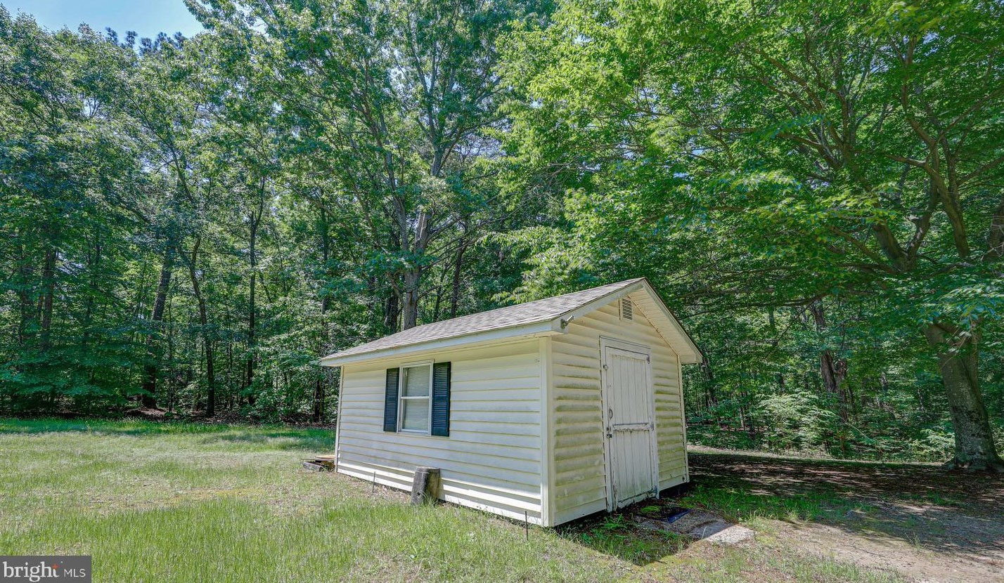13158 James Madison Pkwy, Owens VA  22485-3212 exterior