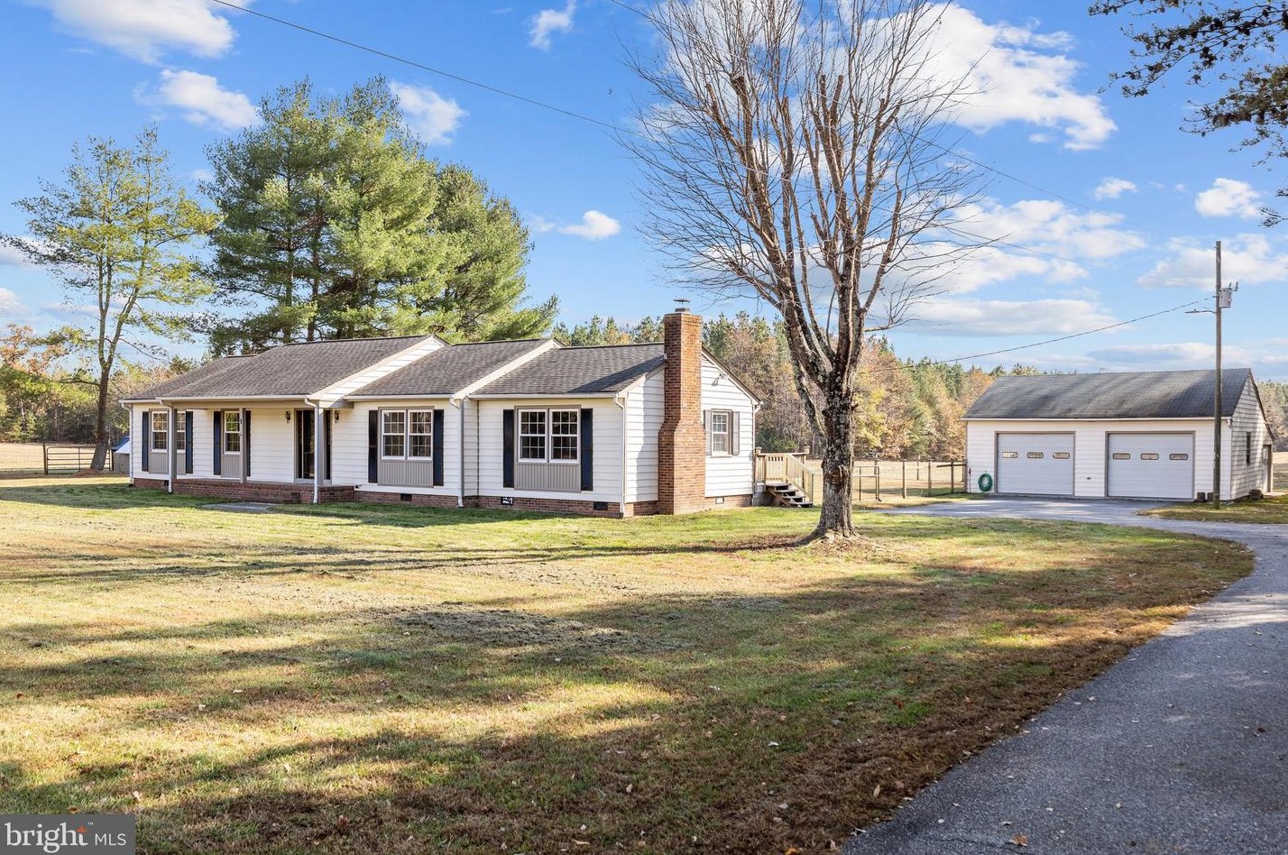 626 Smokey Rd, Aylett, VA 23009-2539